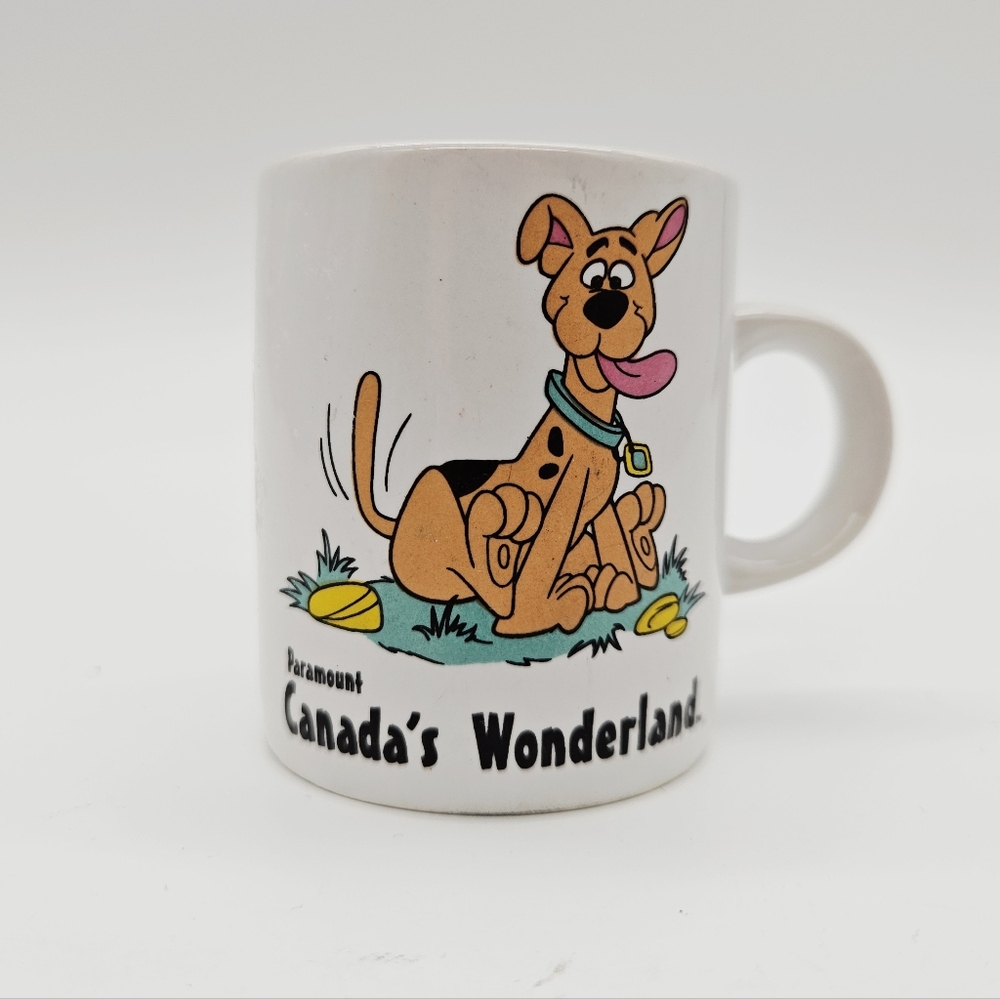 VINTAGE | 1994 90s Hanna Barbera Paramount Canada's Wonderland small mug